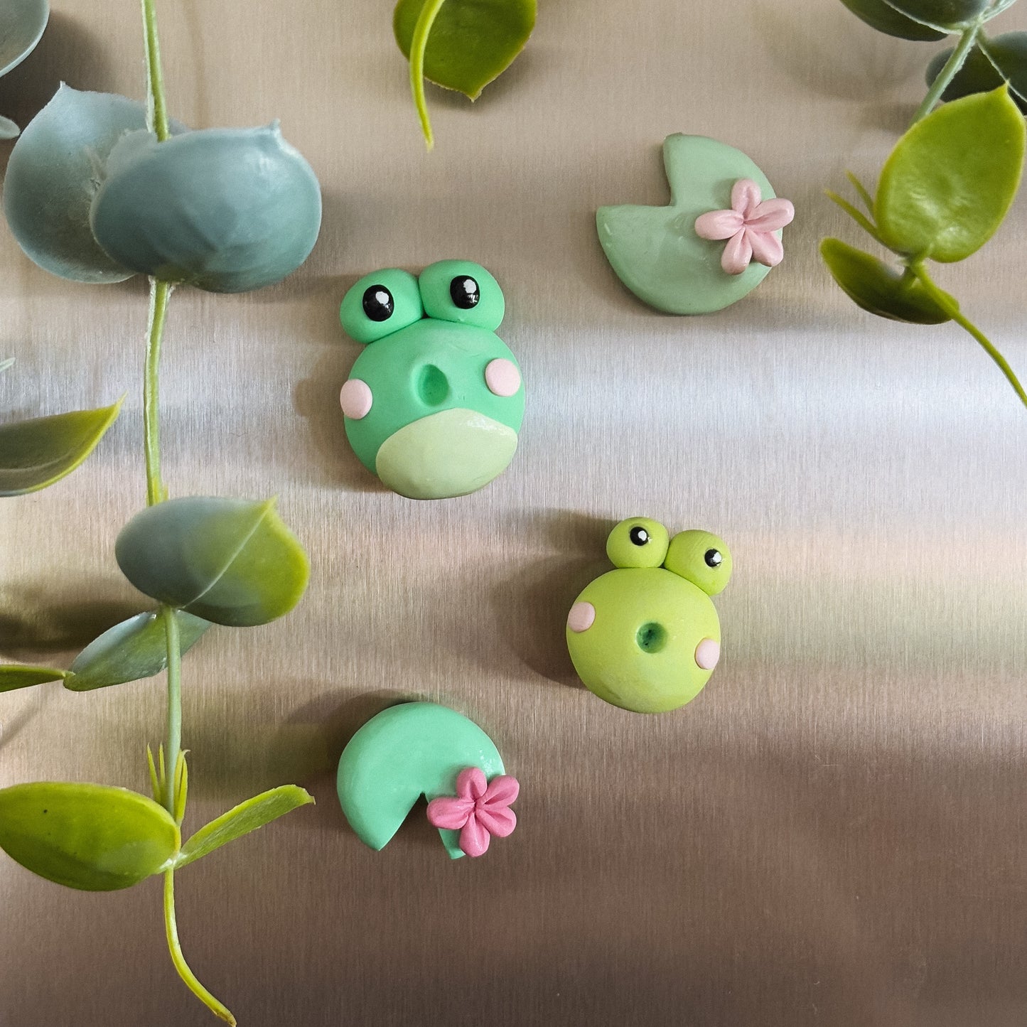 Frog and Lilypad Magnet Set