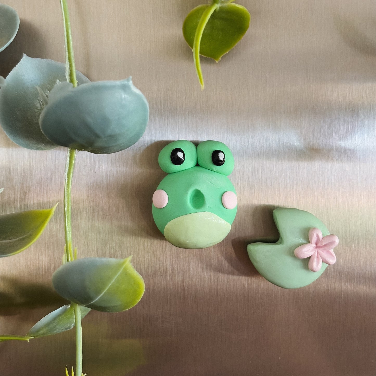 Frog and Lilypad Magnet Set